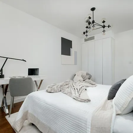 Premium Lux Unique Tower Heart Of By Renters Prestige *